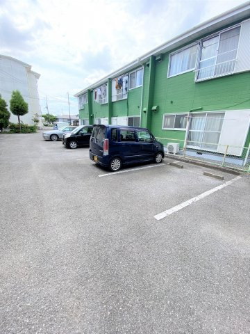 シャレーあそうⅡの駐車場