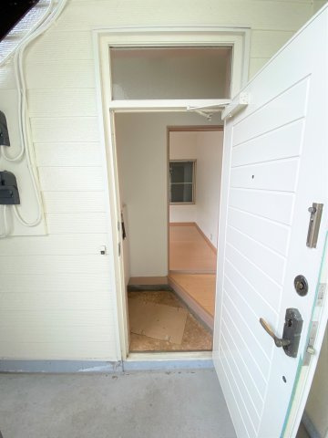 シャレーあそうⅡの玄関