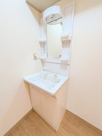 ディアコートの寝室|同物件、同間取り、別号室の写真です