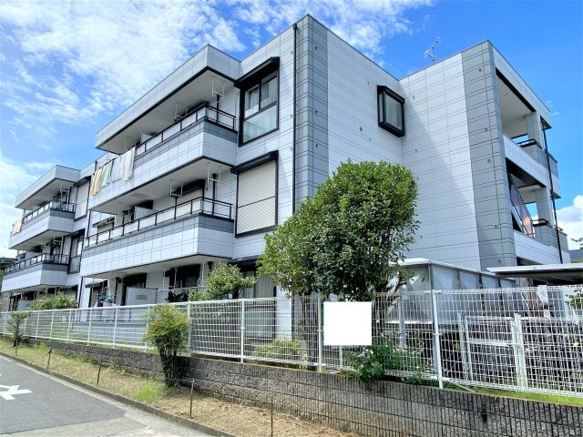 カサベルデURANOの外観