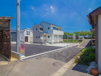 【前面道路含む現地写真】