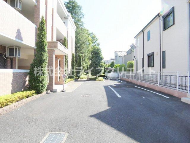 プレミアムコートみなみ野Ⅲの駐車場
