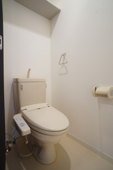 【トイレ】 | ロングリヴェール | 暖房洗浄便座付きトイレです