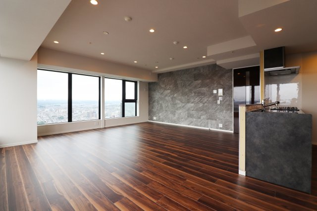 【居間・リビング】 | サザンスカイタワーレジデンス 36F | ●新規内装リフォーム物件！3LDK→2LDKへ間取り変更！