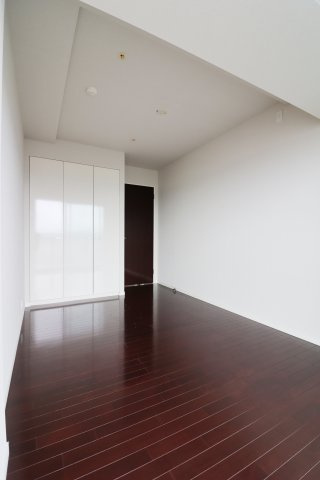 【洋室】 | サザンスカイタワーレジデンス 36F | ●36階南西角部屋！富士山パノラマビュー！