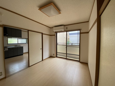 【洋室】 | 第3ウチダハイツ | 南側