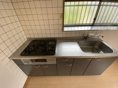 【キッチン】 | 第3ウチダハイツ | システムキッチン　3口コンロ♪