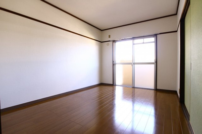 【洋室】 | レジデンスエイト