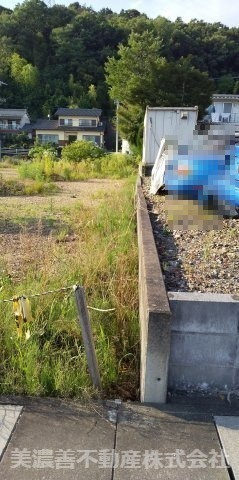 ５９０８１　山県市西深瀬土地の周辺