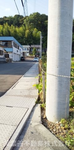 ５９０８１　山県市西深瀬土地の前面道路含む現地写真