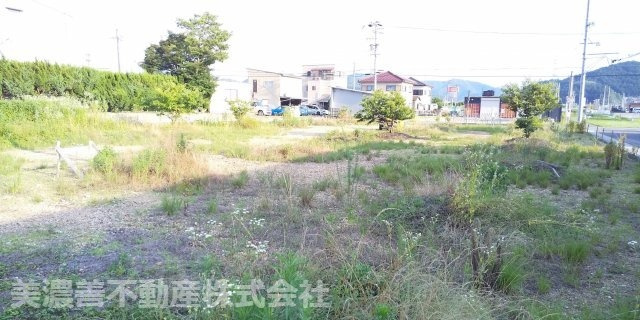 ５９０８１　山県市西深瀬土地の外観