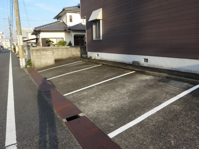 リバティハイツの駐車場