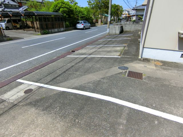 リバティハイツの駐車場