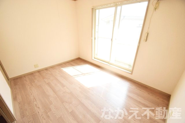 【居間・リビング】 | こちらの居間で趣味の時間をお楽しみください