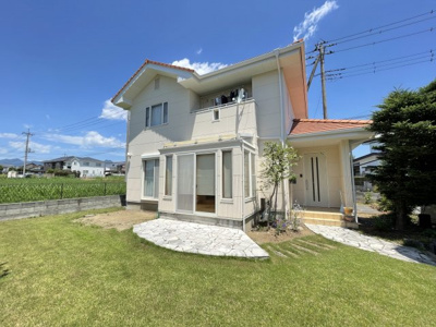 【外観】 | 吉岡町漆原　中古戸建 | ２０２１年に外壁リフォーム済