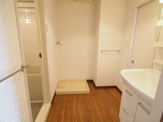 【洗面所】 | 参考写真　同物件別のお部屋の写真です