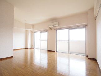 【居間・リビング】 | 参考写真　同物件別のお部屋の写真です