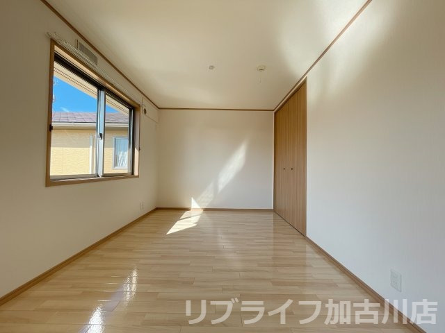 ザ・ニューブライト大島の洋室