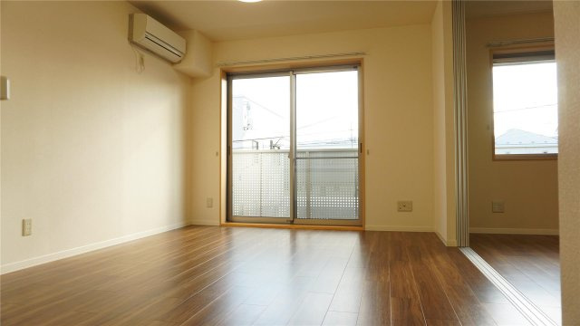 ＢＥＬ ＡＭＥＲ　(ベル アメール)の居間・リビング