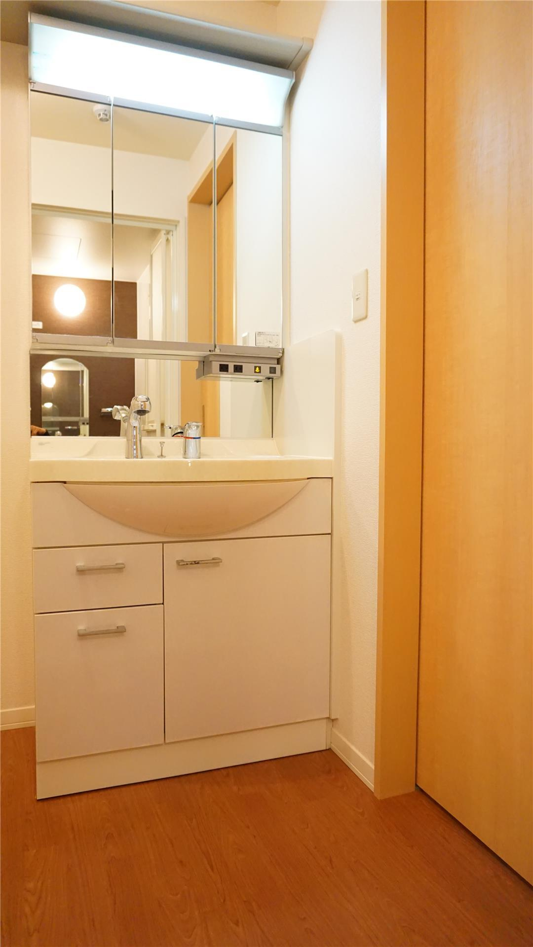 ＢＥＬ ＡＭＥＲ　(ベル アメール)の独立洗面台