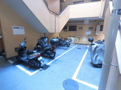 【その他共用部分】 | ライオンズマンション千鳥町 | バイク置場です。