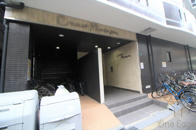 クレセント都島のエントランス