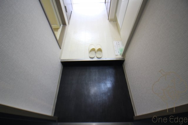 クレセント都島の玄関