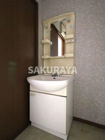 ピアタウン毛野２の独立洗面台|2024年撮影。現況と異なる場合があります。