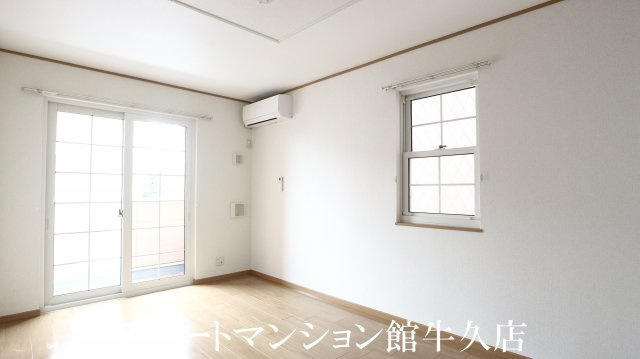 レジデンスさくら台Ｅの居間・リビング