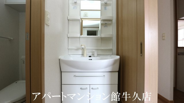 レジデンスさくら台Ｅの独立洗面台|洗面所