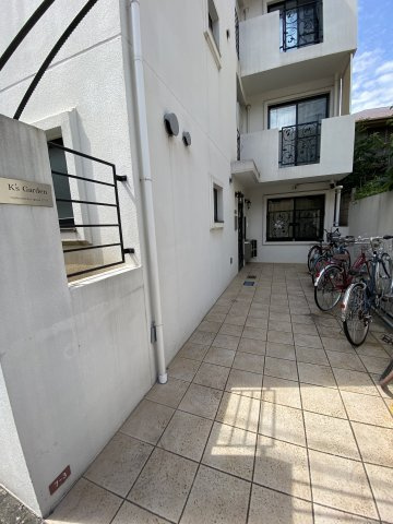 K's Garden下井草のエントランス