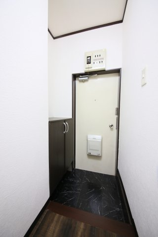 エル浅井の玄関