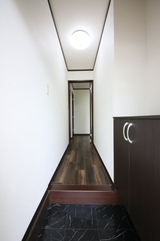 エル浅井の玄関
