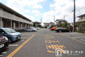 【駐車場】