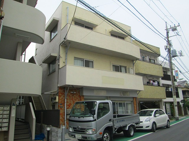 鈴木ビルの外観