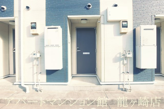 レオネクストエスポワール愛戸のエントランス
