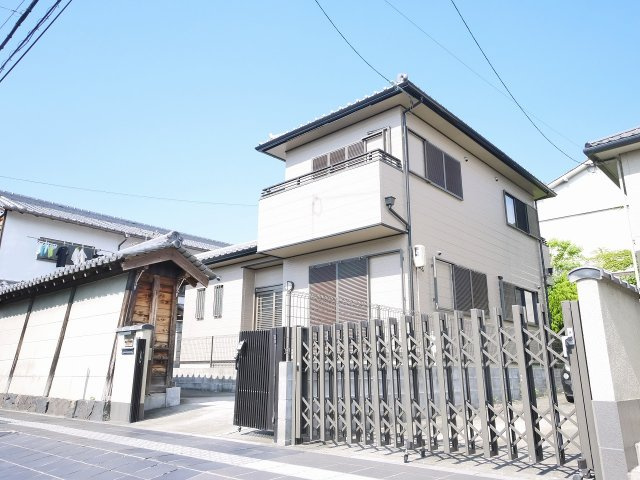 高畑町戸建北１の外観|外観です