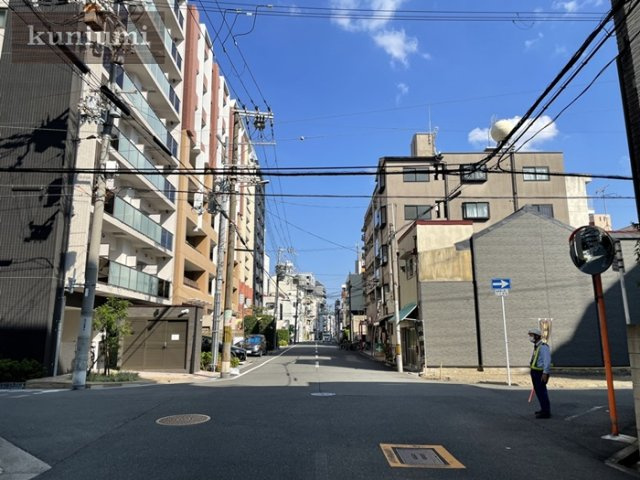 大阪市城東区中央1丁目の前面道路含む現地写真|道路幅員約8ｍ