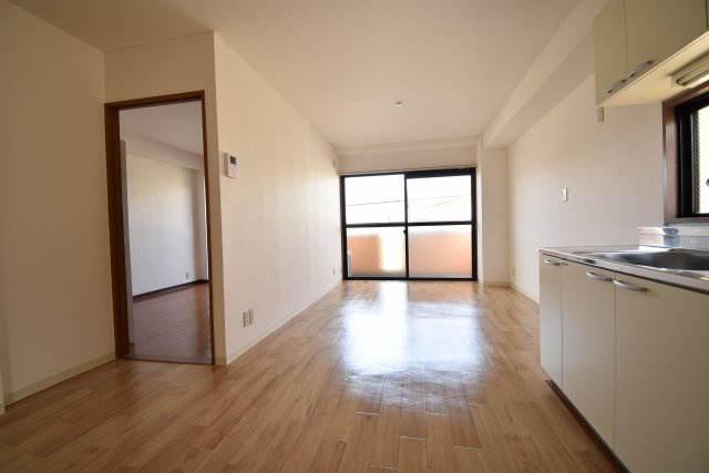 パレス金ヶ原の居間・リビング