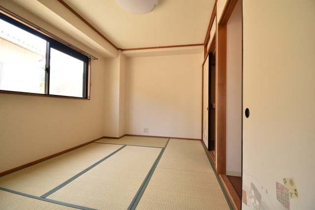 パレス金ヶ原の和室