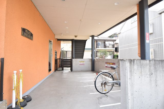 パレス金ヶ原のロビー|マンション入り口