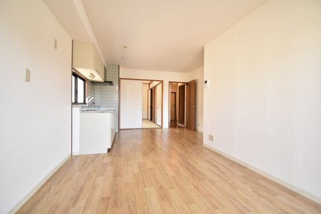 パレス金ヶ原の居間・リビング