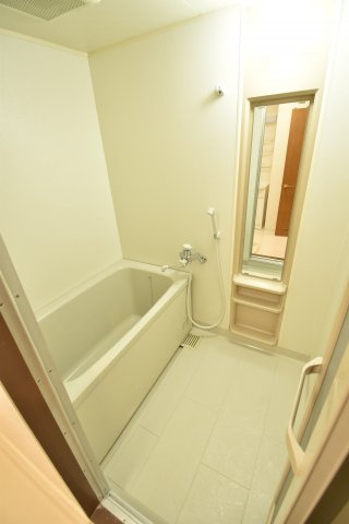 パレス金ヶ原の浴室