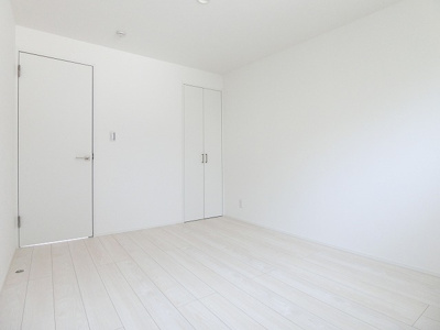 【洋室】 | casita東百合丘3/カシータ | 2階・洋室6帖☆こちらのお部屋にもクローゼットがあります♪洋室各部屋にクローゼットがあるのが嬉しい☆