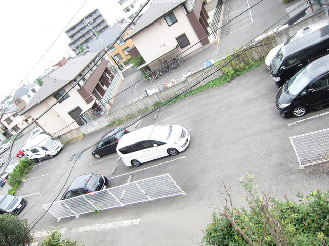 キャッスルコンフォートの駐車場