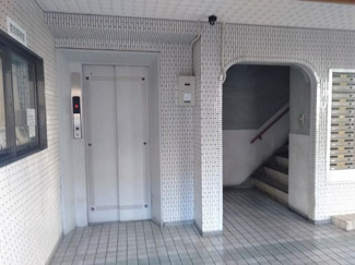 【その他共用部分】 | エレベーターがあるので荷物が多い時でも安心ですね♪