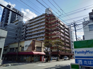 【外観】 | 箱崎線呉服町駅まで徒歩8分。便利な博多区なので徒歩圏内に買い物施設が充実しているのはもちろん、学校や金融機関も近いのでとても便利に生活することができます