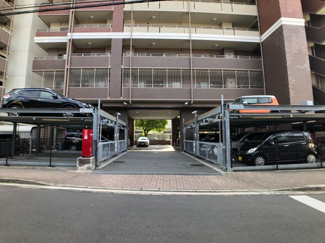 【駐車場】 | 敷地内駐車場空きあり。4,000～4,500円というリーズナブルな価格も魅力です♪