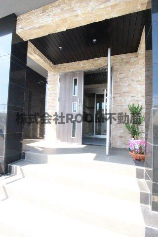 ライズ霧島のエントランス|ゆとりのあるエントランスです