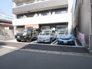 【駐車場】 | Ｌｕｘ　ＨＡＫＡＴＡの駐車場